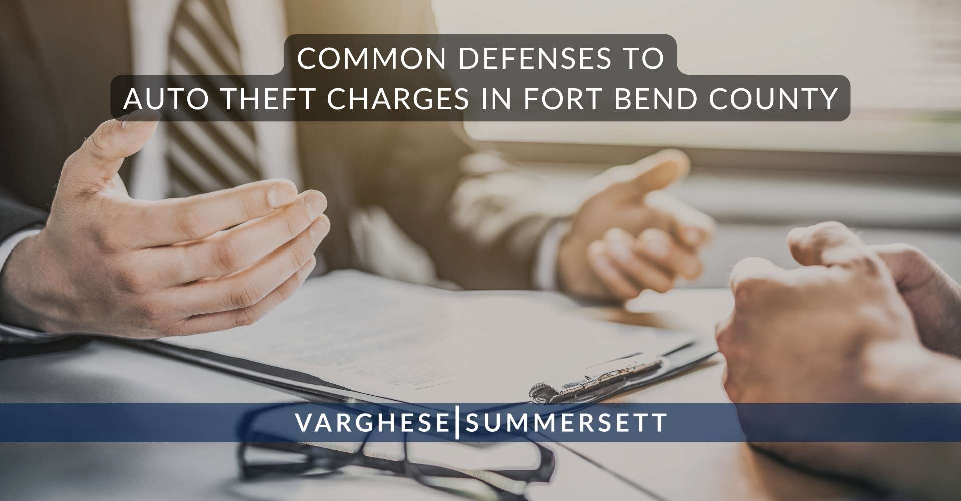 Defensas habituales ante los cargos por robo de vehículos en el condado de Fort Bend