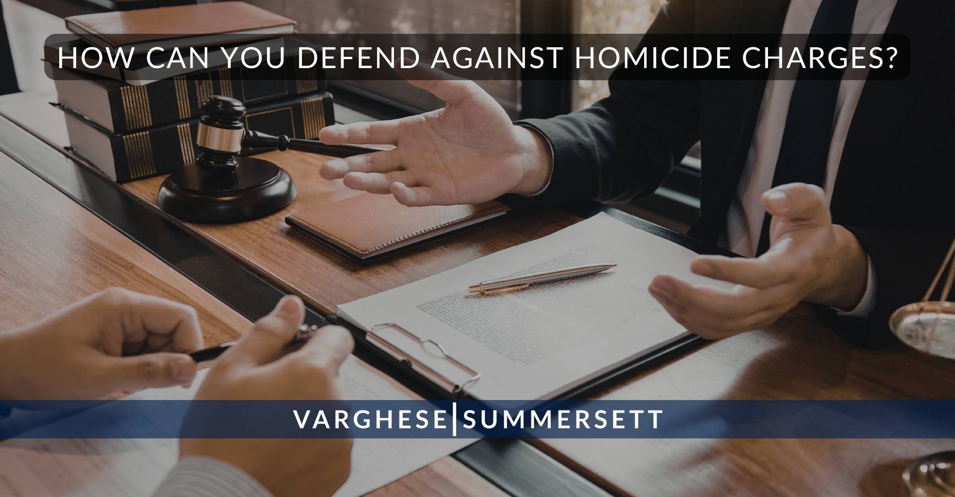 ¿Cómo puede defenderse contra los cargos de homicidio?