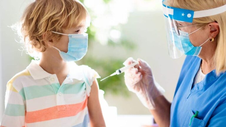 What happens when parents disagree on the COVID vaccine in Texas?