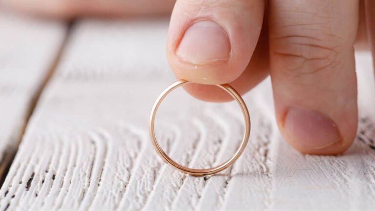 10 Tell-Tale Signs Your Spouse Is Considering Divorce