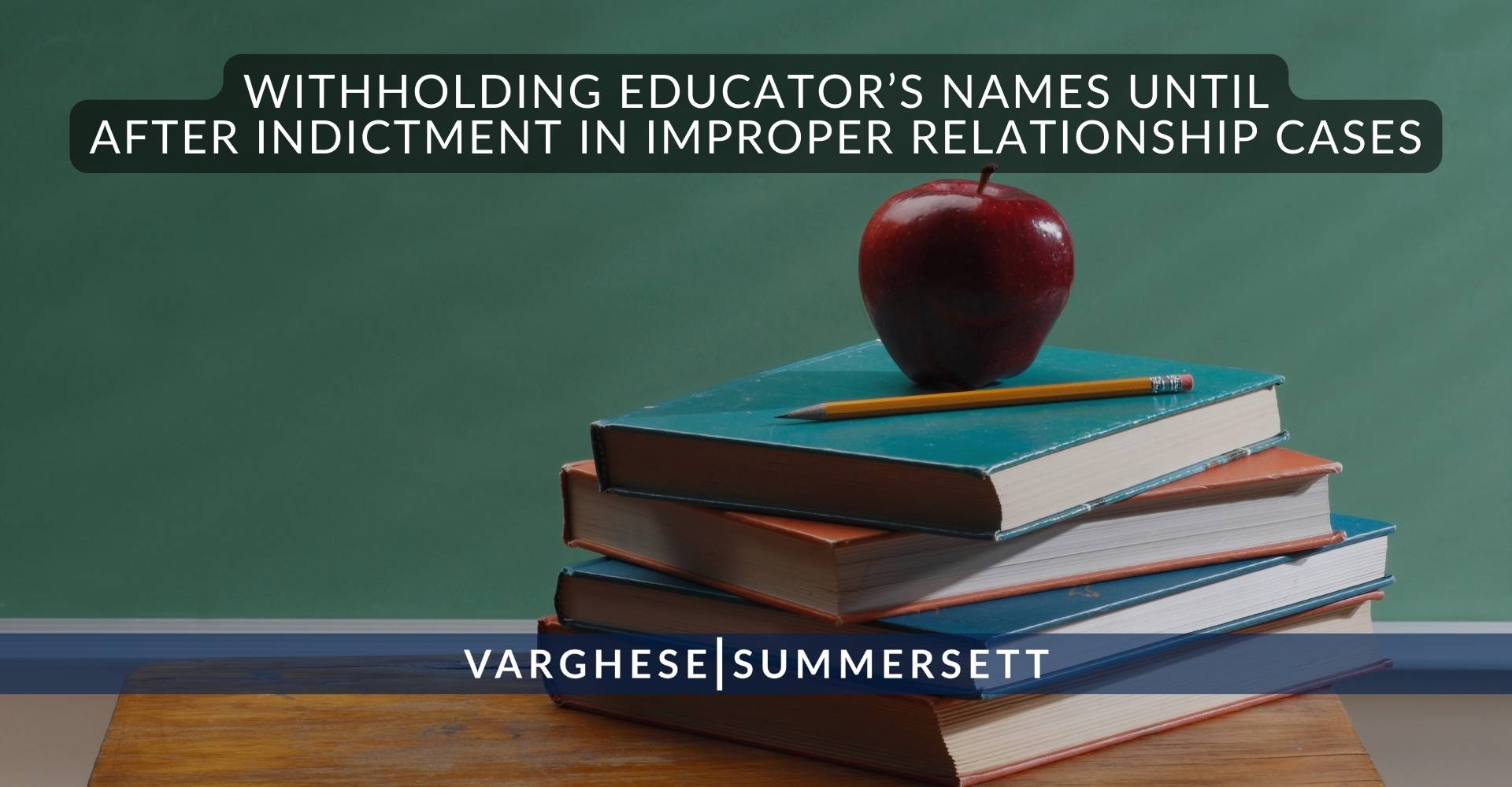 No revelar los nombres de los educadores hasta después de la acusación en casos de relaciones inapropiadas