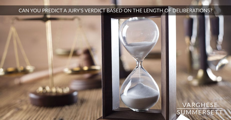 cuánto tiempo pueden deliberar los jurados