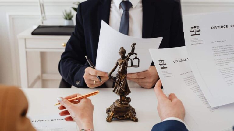 Can You and Your Spouse Share a Divorce Lawyer in Texas?